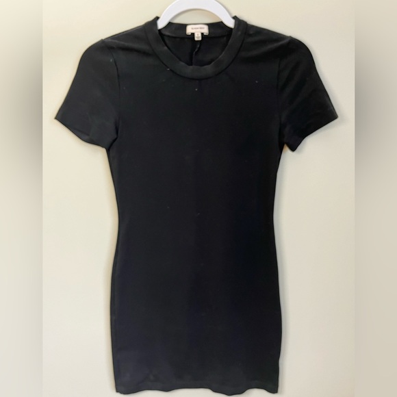 Aritzia T-shirt dress - Picture 1 of 2
